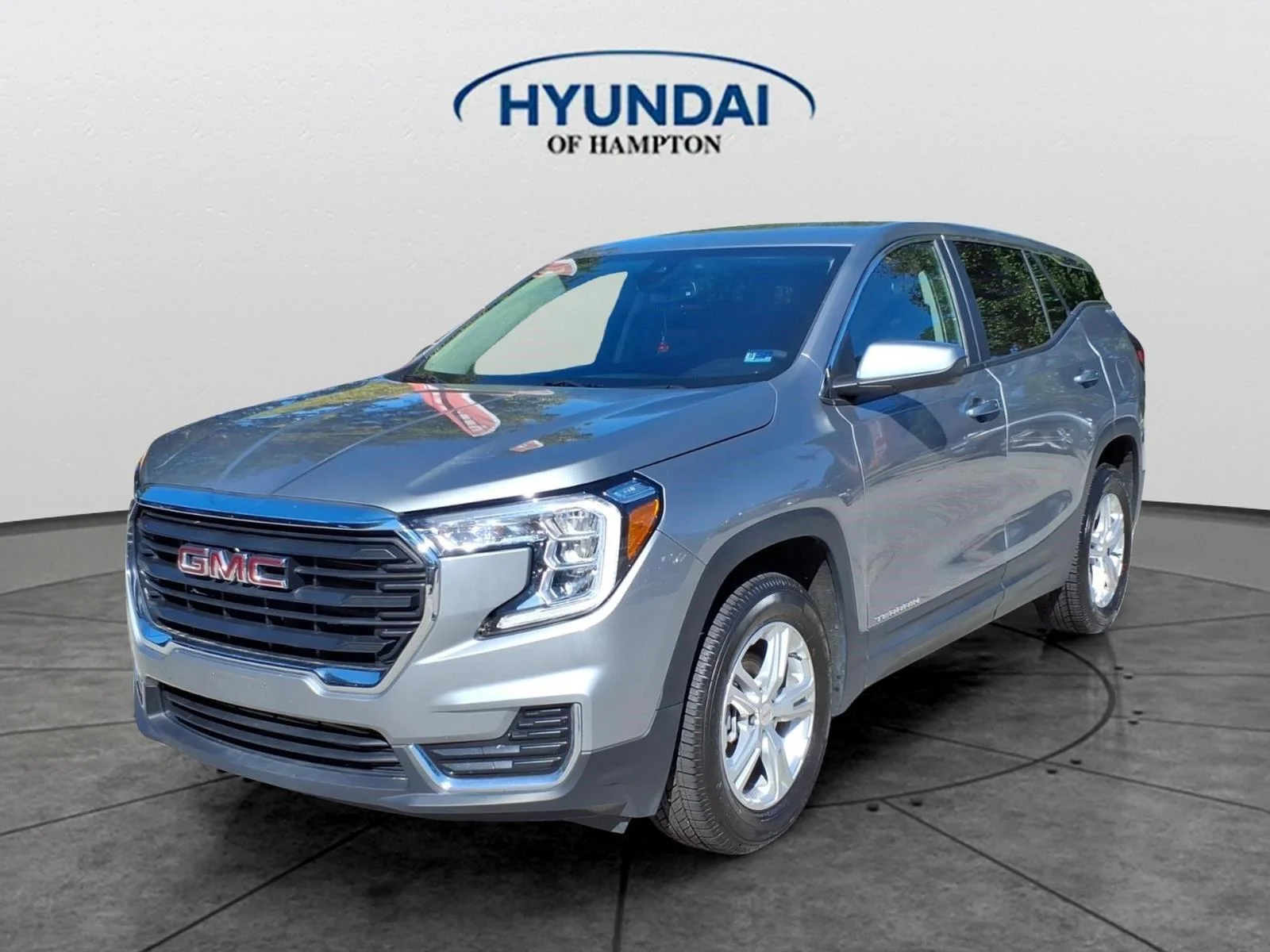Used 2024 Sterling Metallic GMC SLE image 1