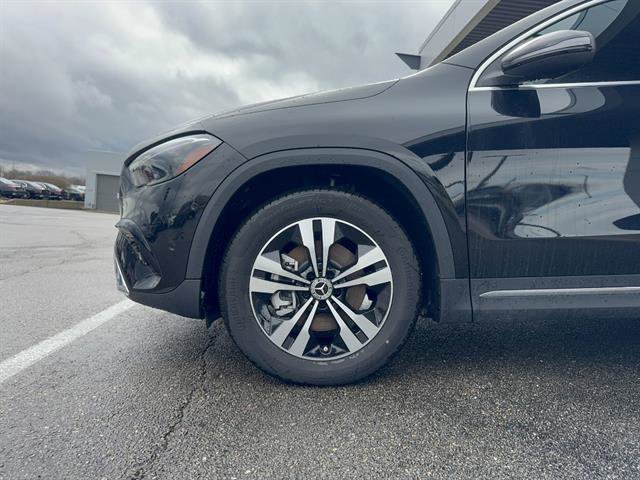New 2026 Night Black Mercedes-Benz GLA 250 4MATIC® image 23