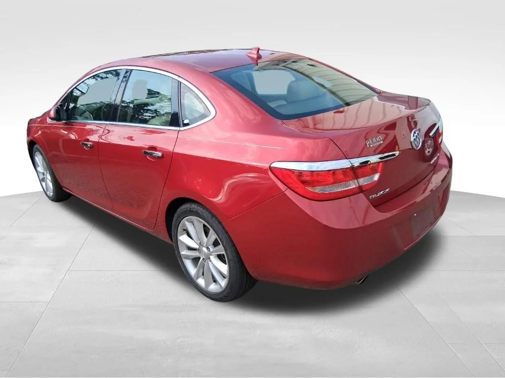 Used 2014 Red Buick Convenience Group image 3