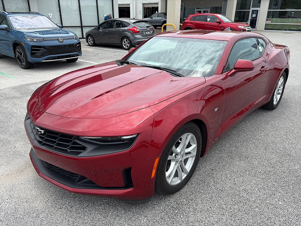 Used 2023 Radiant Red Tintcoat Chevrolet  image 2