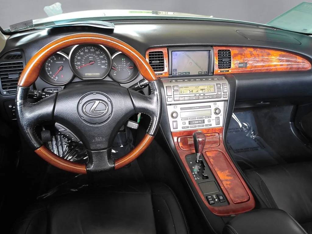 Used 2005 Silver Lexus 430 image 3