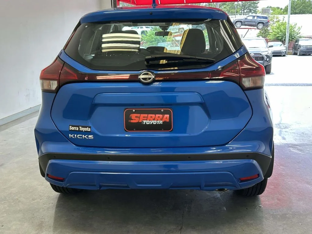 Used 2025 Blue Nissan S image 4