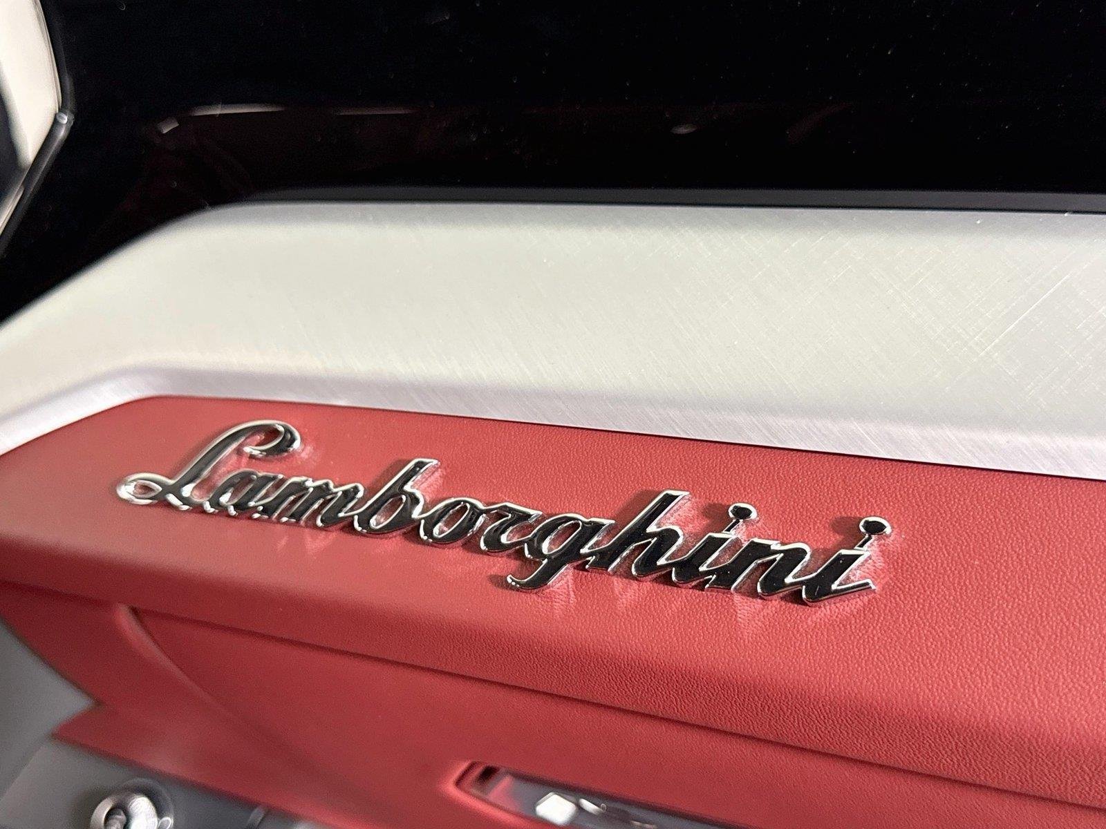 Used 2022 Grigio Nimbus Matt/Verde Scandal Lamborghini Graphite Capsule image 35