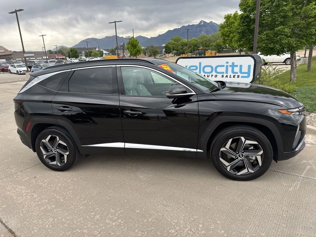 Used 2023 Black Hyundai Limited image 8
