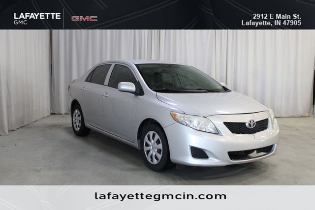 Used 2009 Silver Toyota LE image 1