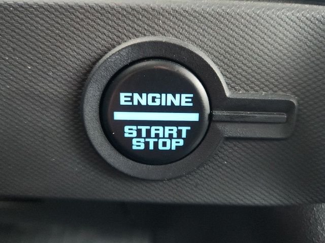 Used 2024 White Ford Badlands image 33