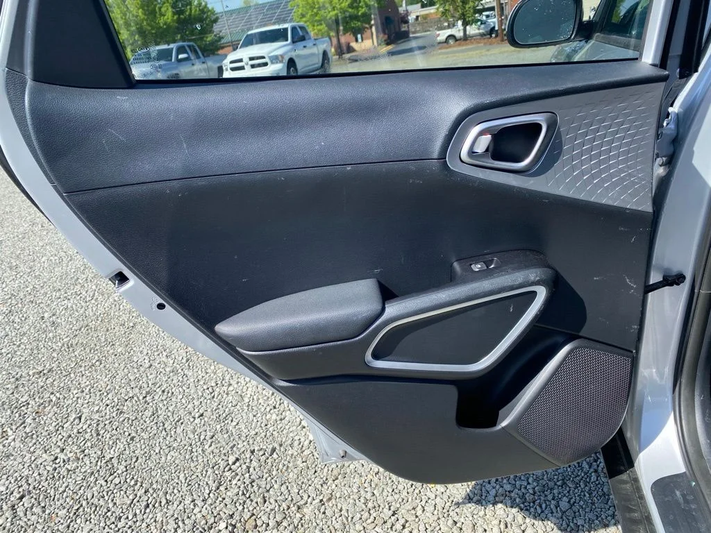 2021 Kia Soul LX - Photo 17