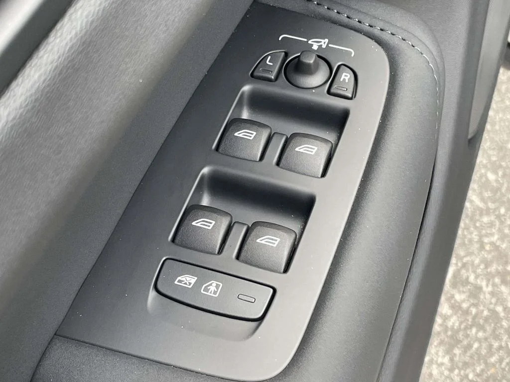 New 2026 Vapour Grey Volvo Ultra image 6