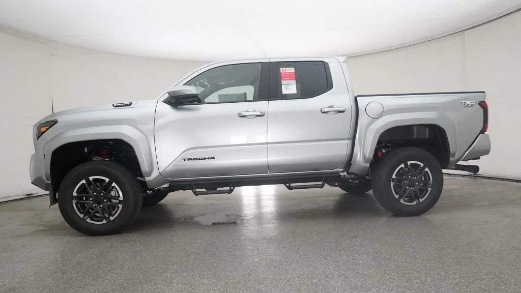 2025 Toyota Tacoma TRD Sport - Photo 10