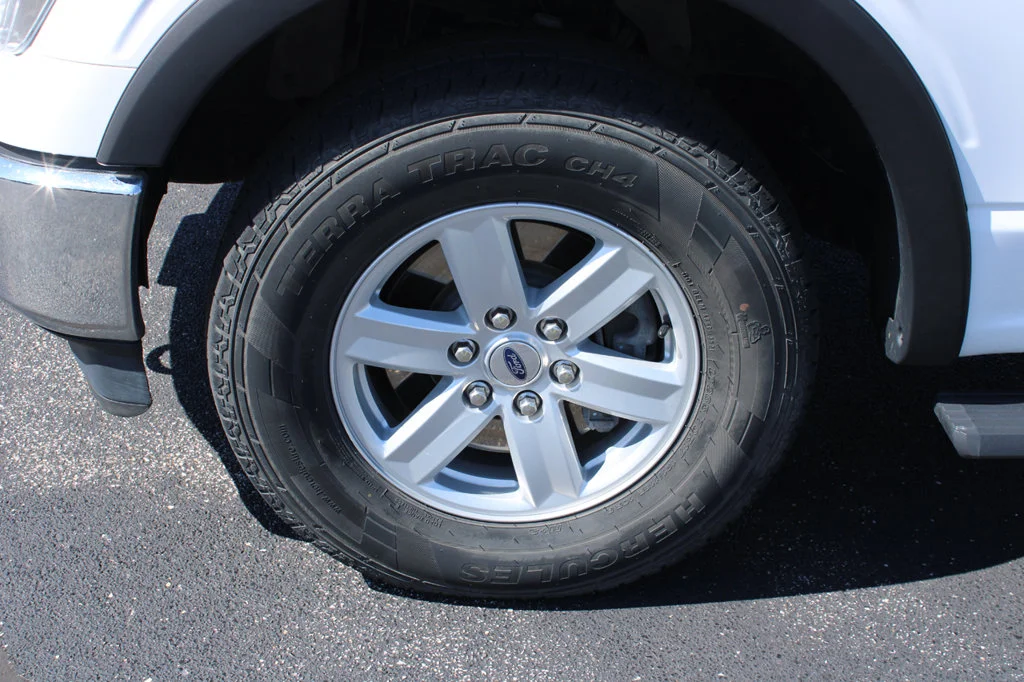 Used 2021 Oxford White Ford XLT image 5
