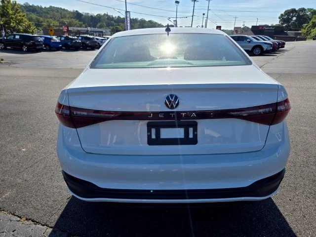 Used 2025 White Volkswagen 1.5T S image 7