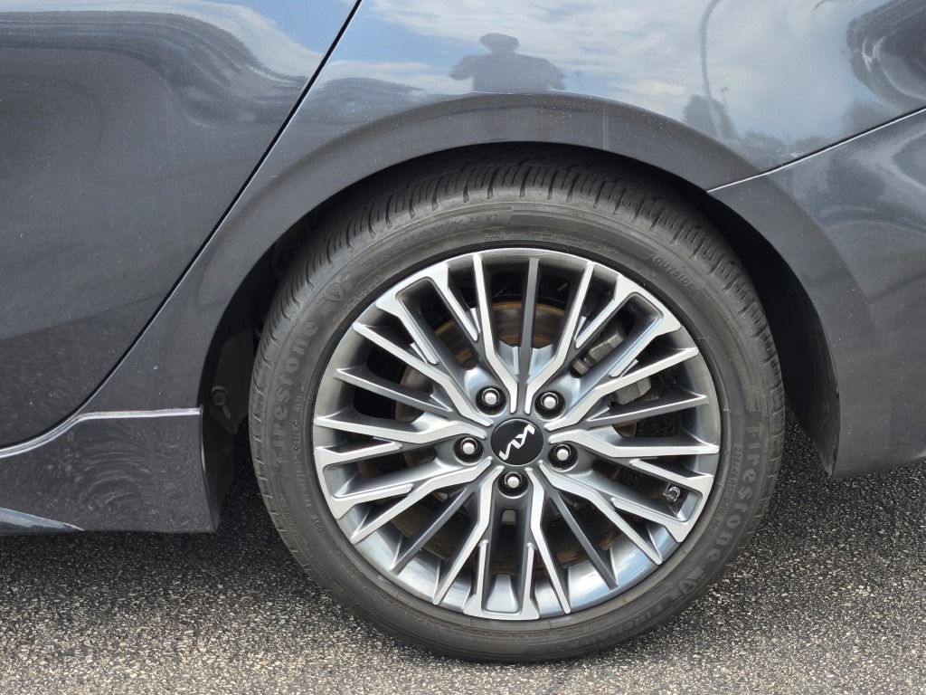 Used 2022 Gray Kia GT-Line image 13