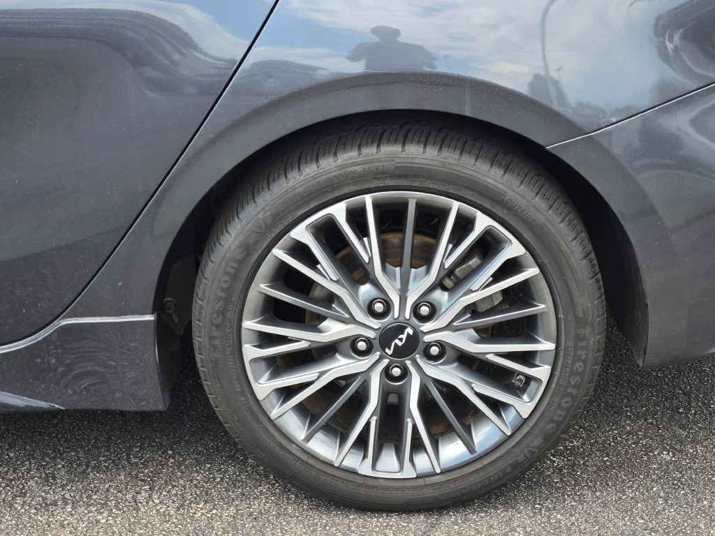 Used 2022 Gray Kia GT-Line image 13