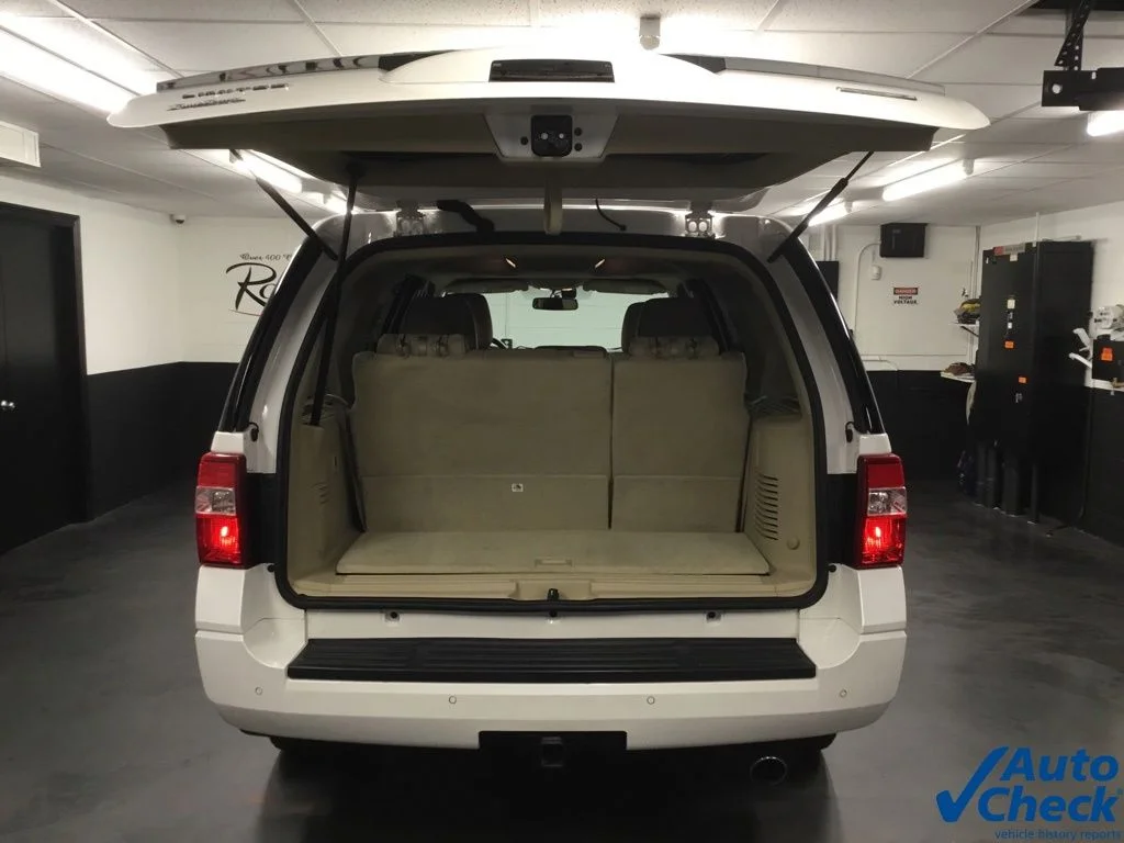 Used 2017 White Ford Limited image 12