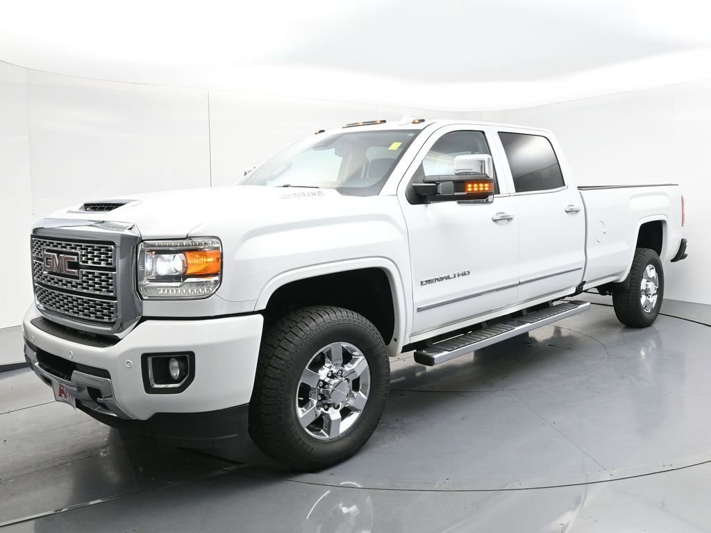 2019 GMC Sierra 4WD Crew Cab Standard Box Denali's photo