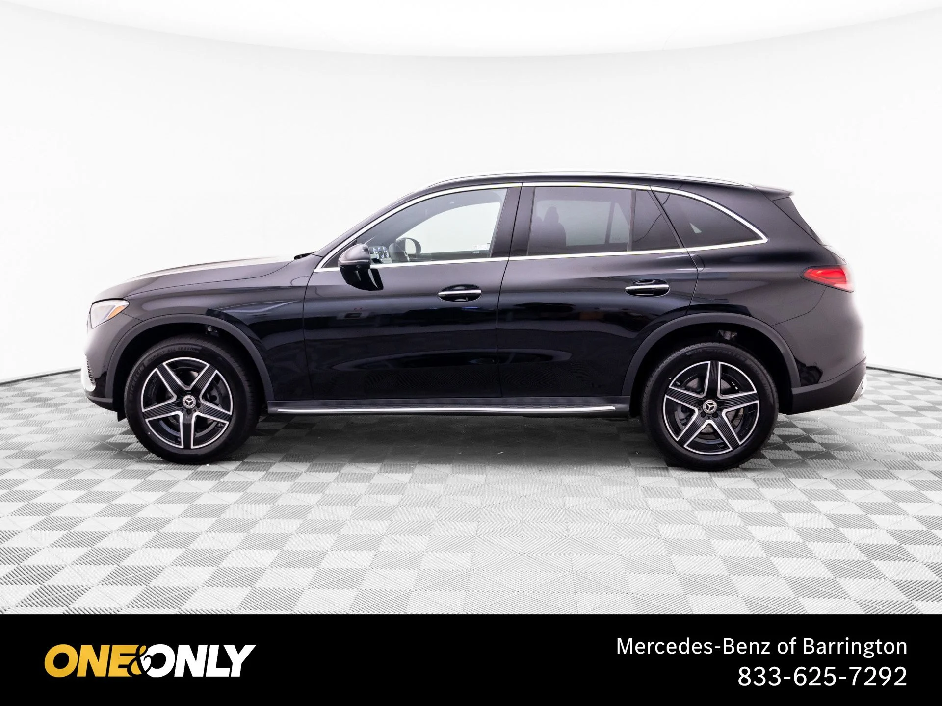 New 2027 Black Mercedes-Benz GLC 300 image 2