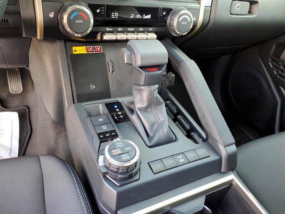 2025 Toyota Tacoma TRD Off Road - Photo 14