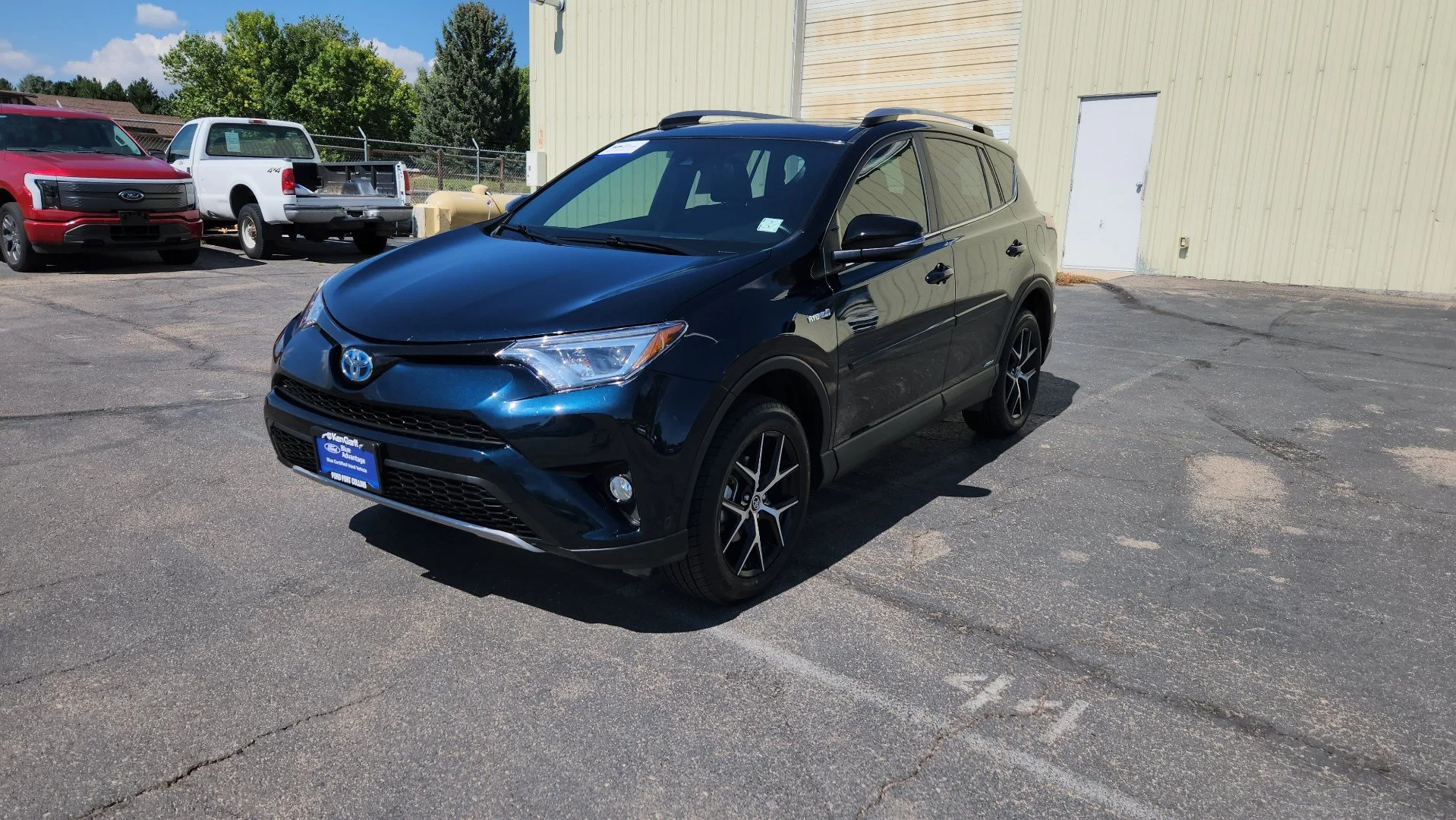 Certified Used 2017 Galactic Aqua Toyota SE image 2