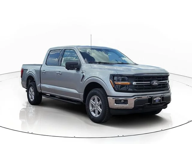 New 2026 Silver Metallic Ford XLT image 3