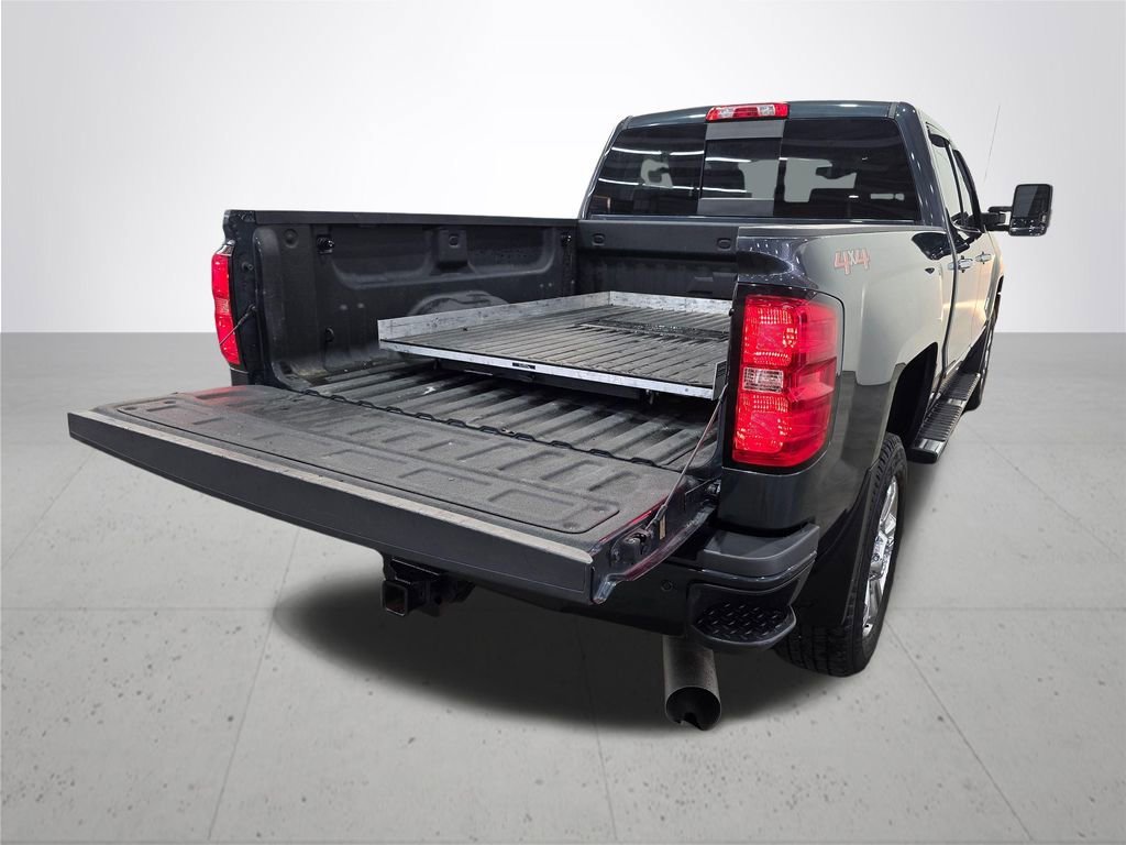 Used 2018 GRAPHITE METALLIC Chevrolet High Country image 12