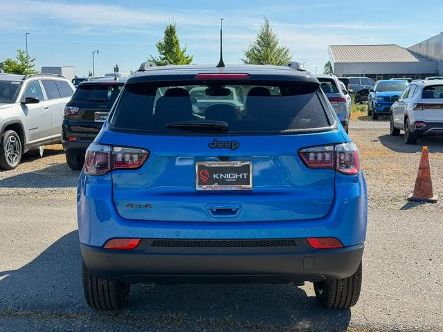 New 2026 Hydro Blue Pearl-Coat Exterior Paint Jeep Limited image 7