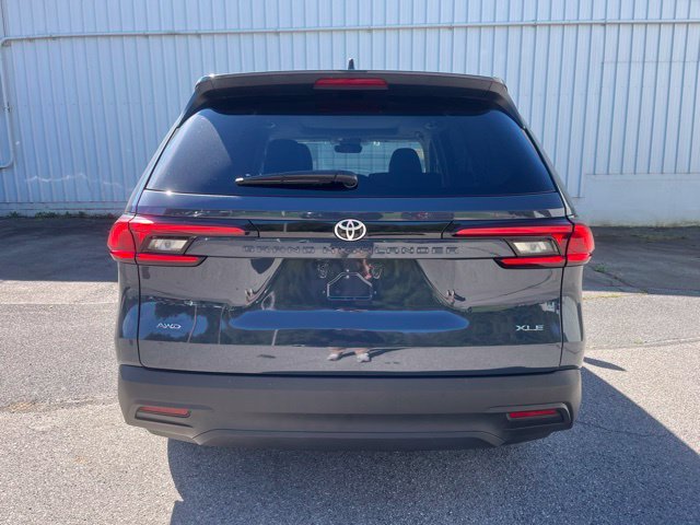 Used 2025 White Toyota XLE image 6