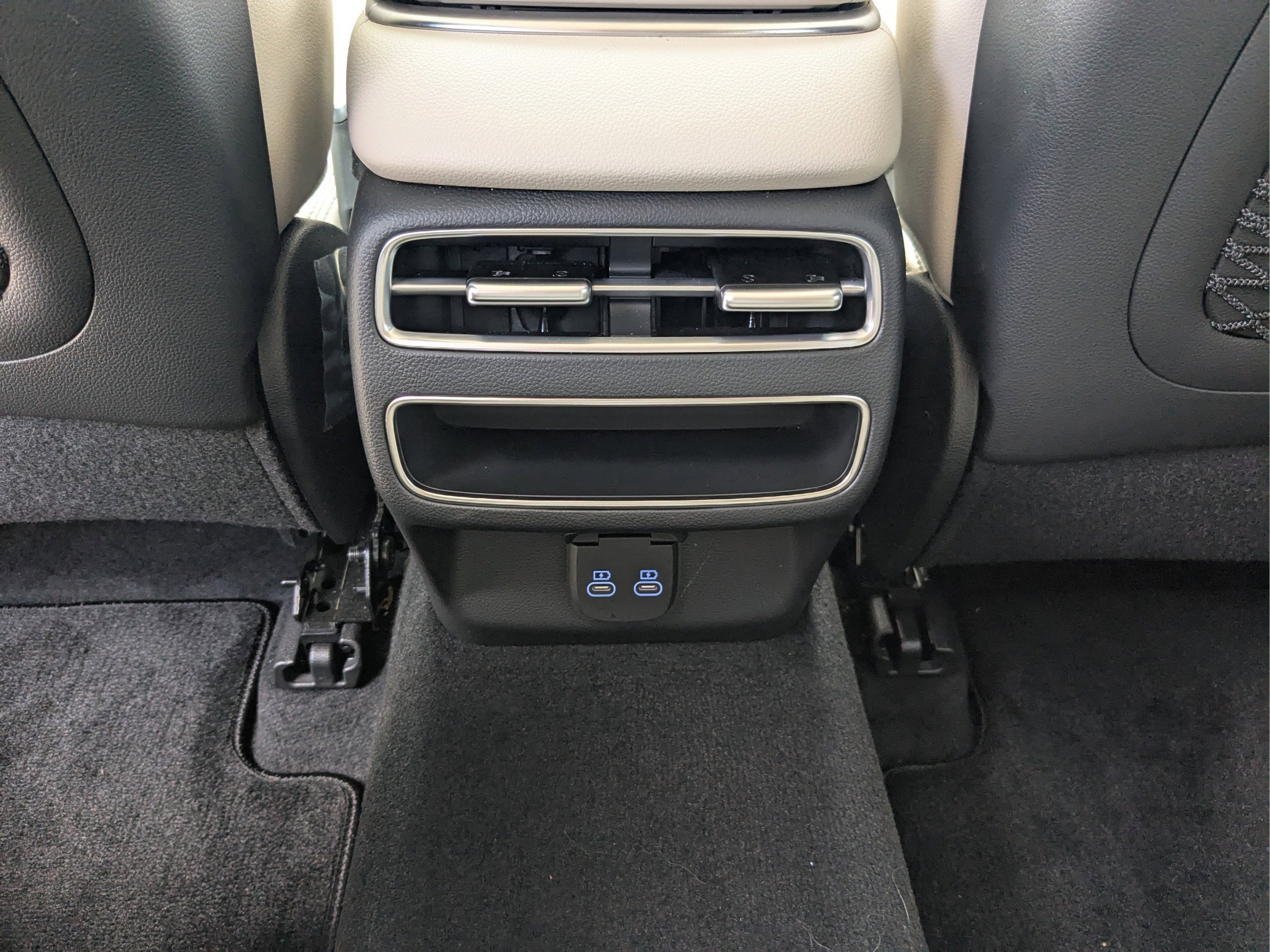 2026 GENESIS GV70 Standard - Photo 28