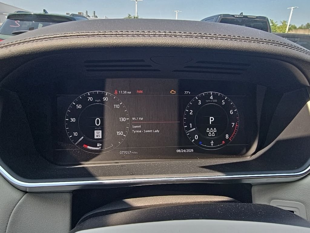 Used 2021  Land Rover HSE Silver Edition image 15