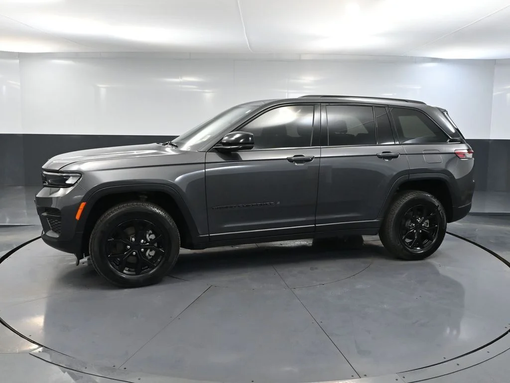 2024 Jeep Grand Cherokee Altitude - Photo 12