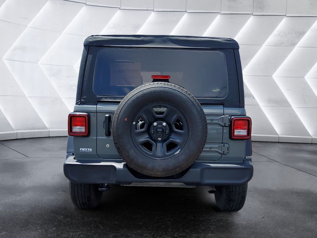 Used 2022 Gray Jeep Unlimited Sport image 5