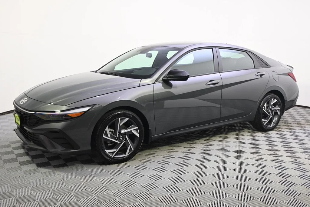 Certified 2025 Hyundai Elantra SEL with VIN KMHLM4DGXSU014480 for sale in St. Louis Park, Minnesota