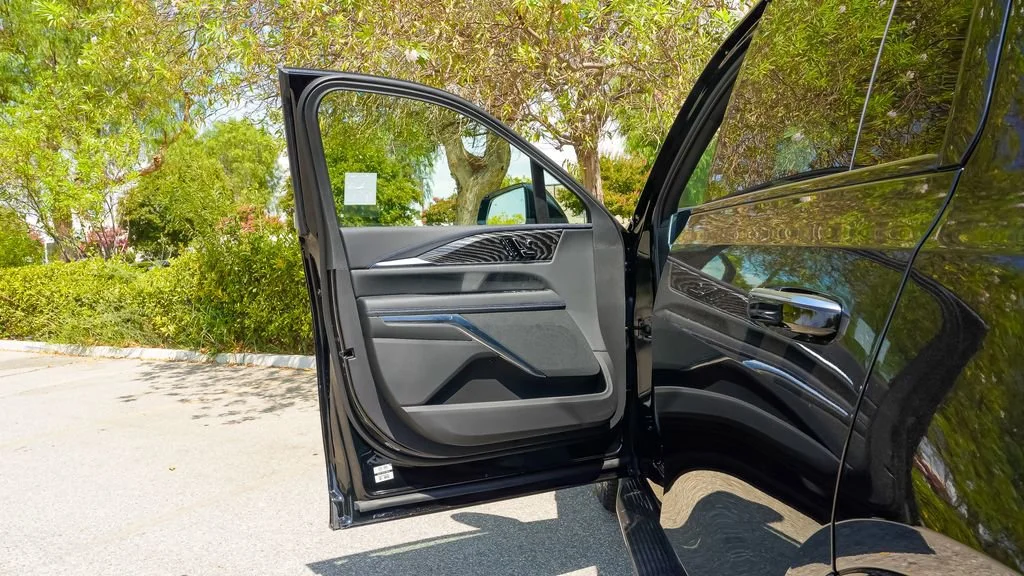 2026 Cadillac Escalade IQL Luxury - Photo 22