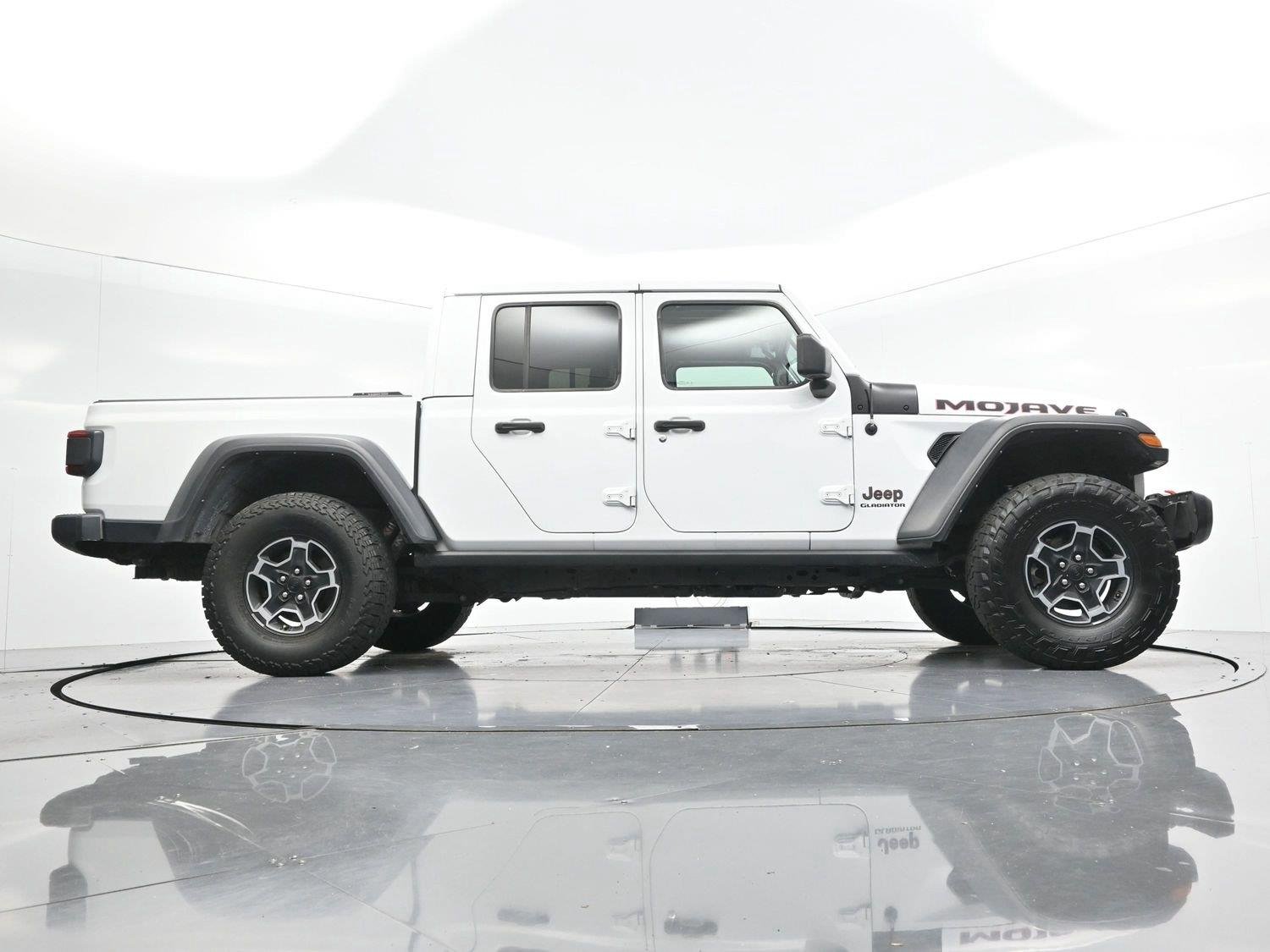 Used 2022 Bright White Clearcoat Jeep Mojave image 49