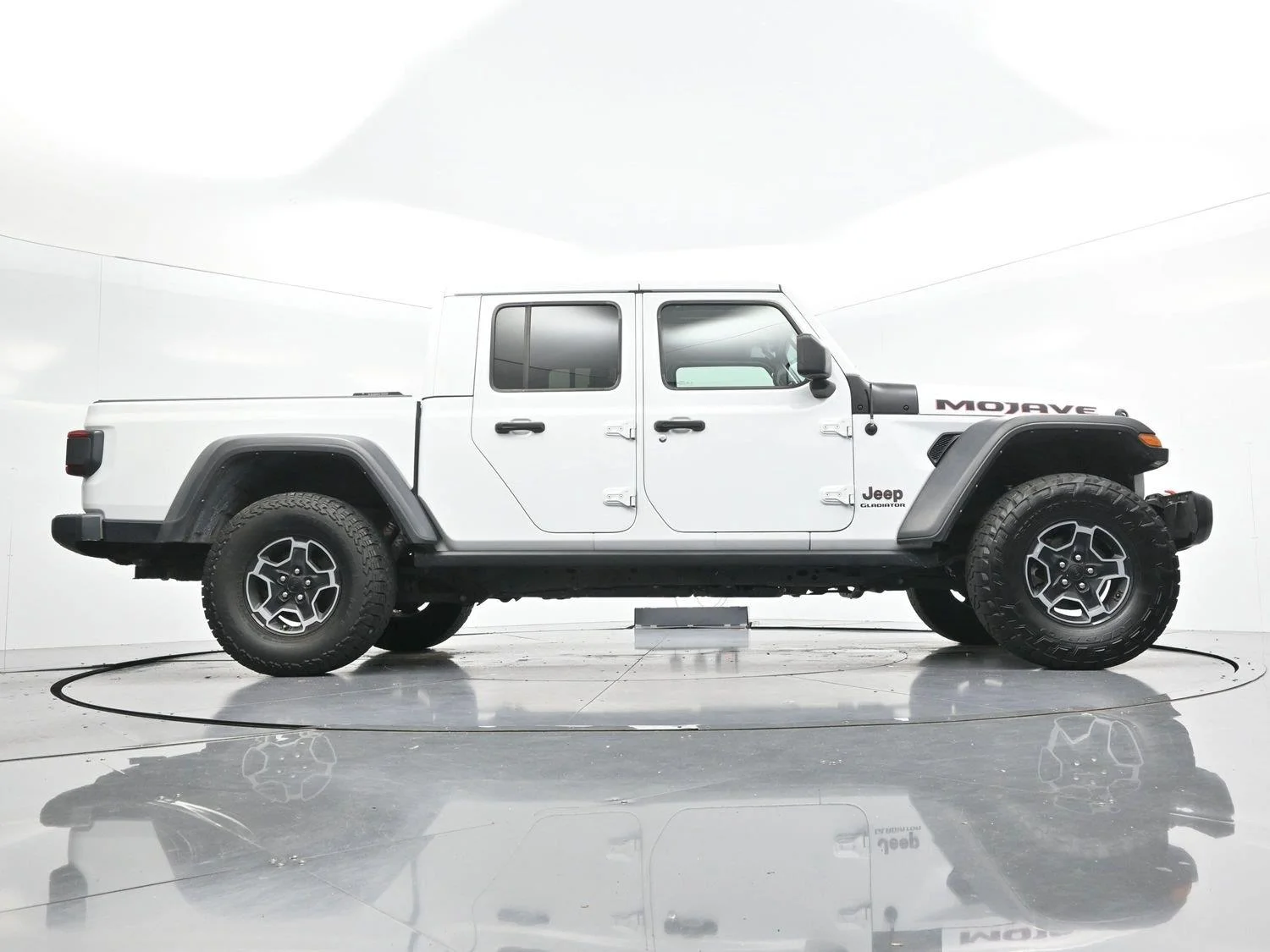 Used 2022 Bright White Clearcoat Jeep Mojave image 49
