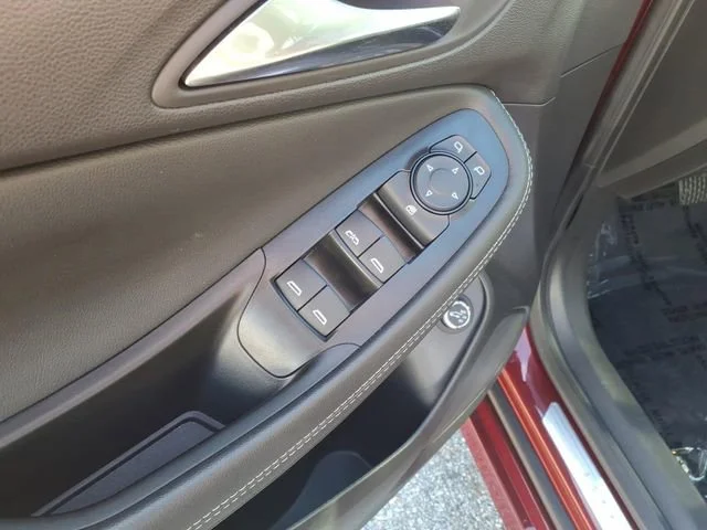 Used 2023 Cinnabar Metallic Buick Select image 15