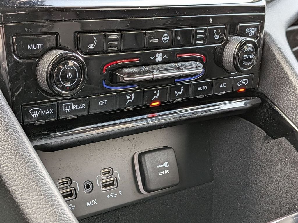 Used 2022 White Jeep Limited image 24