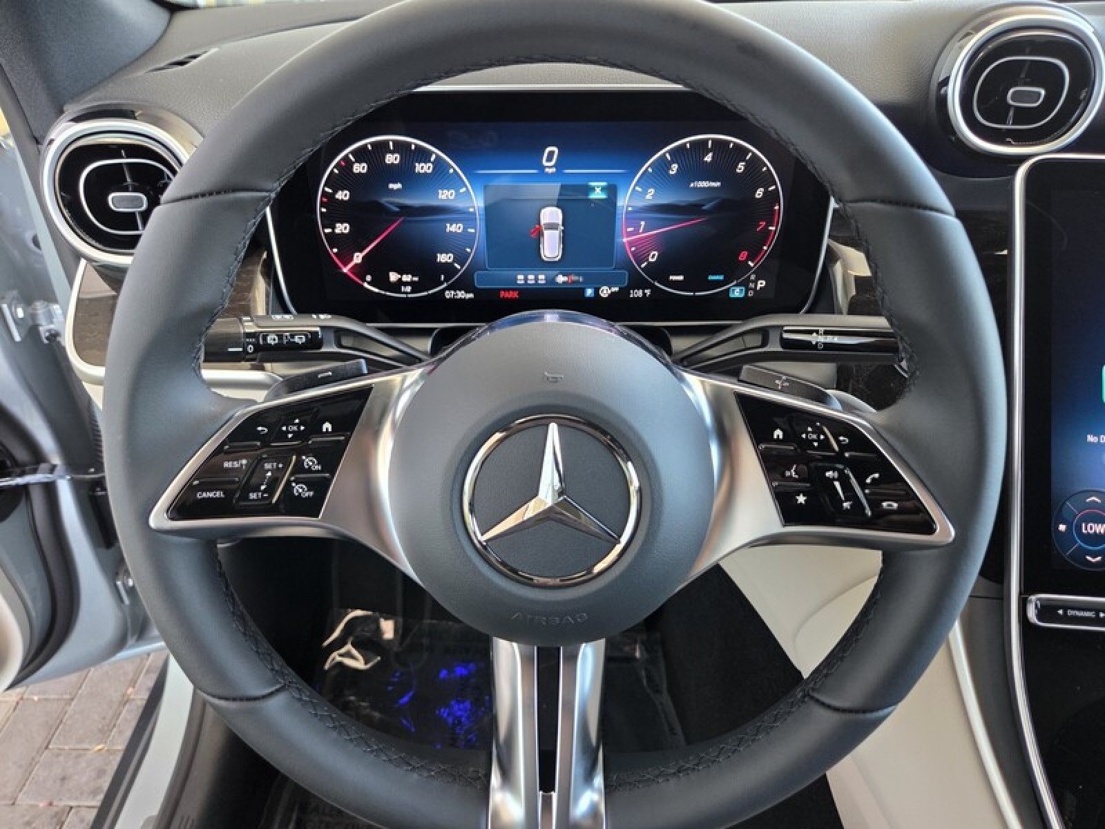 New 2026 Cirrus Silver Metallic Mercedes-Benz GLC 300 SUV image 22
