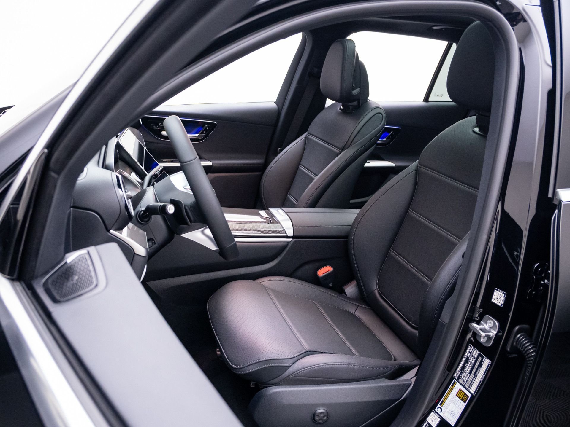 New 2026 Black Mercedes-Benz GLC 300 image 17
