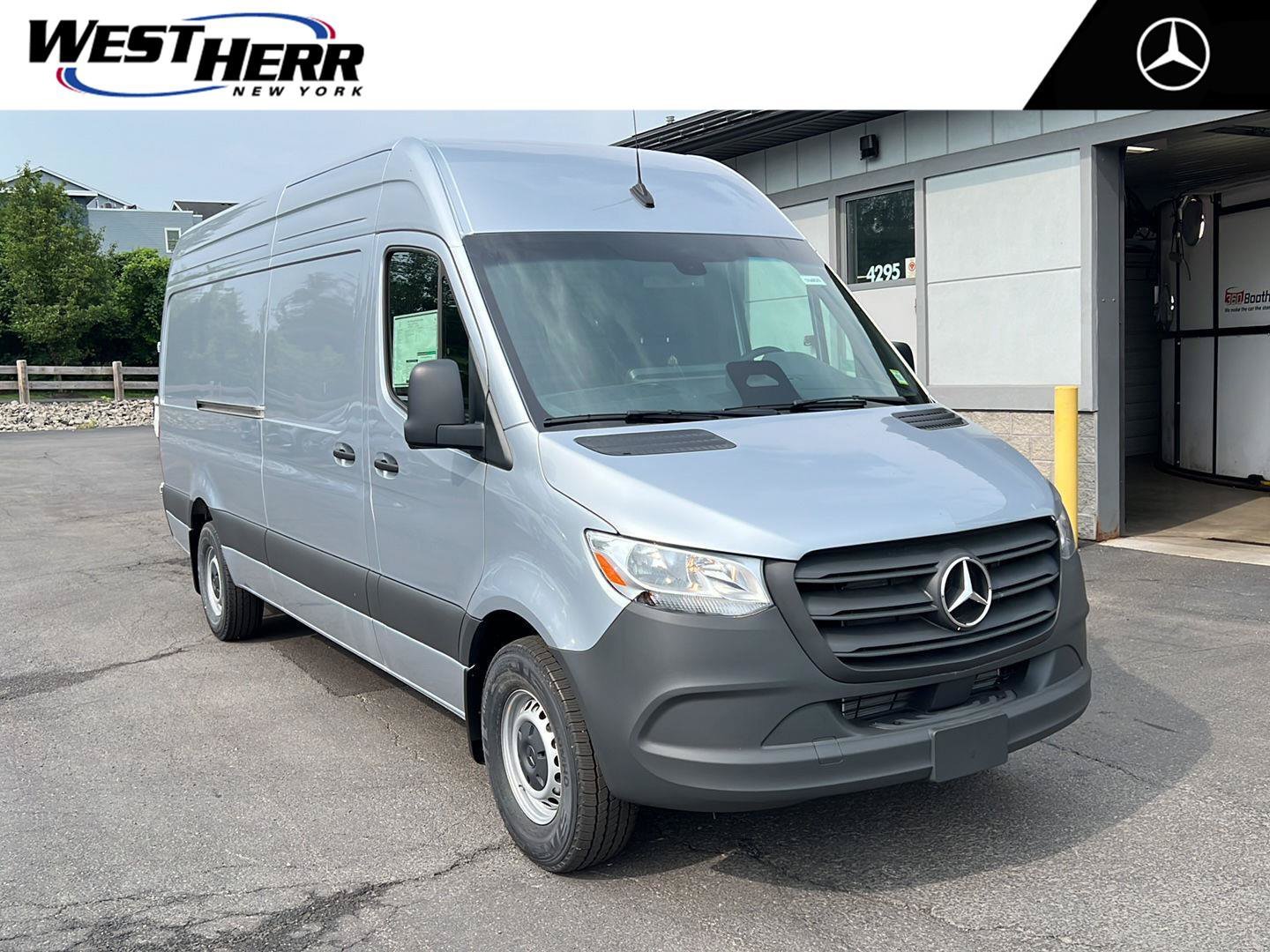 New 2026 high-tech silver metallic Mercedes-Benz Cargo Van 170” 4cyl HO image 33