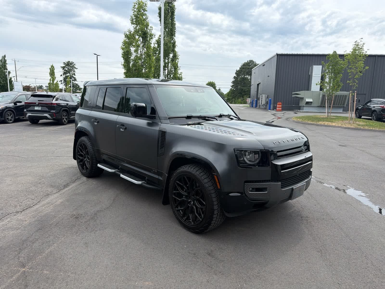 Used 2023 Carpathian Grey Premium Metallic Land Rover Carpathian Edition image 3