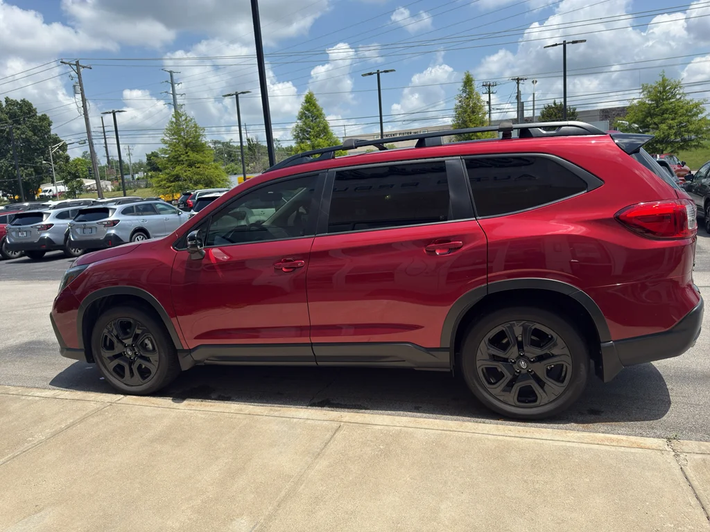 Used 2023 Crimson Red Pearl Subaru Onyx Edition Limited image 6