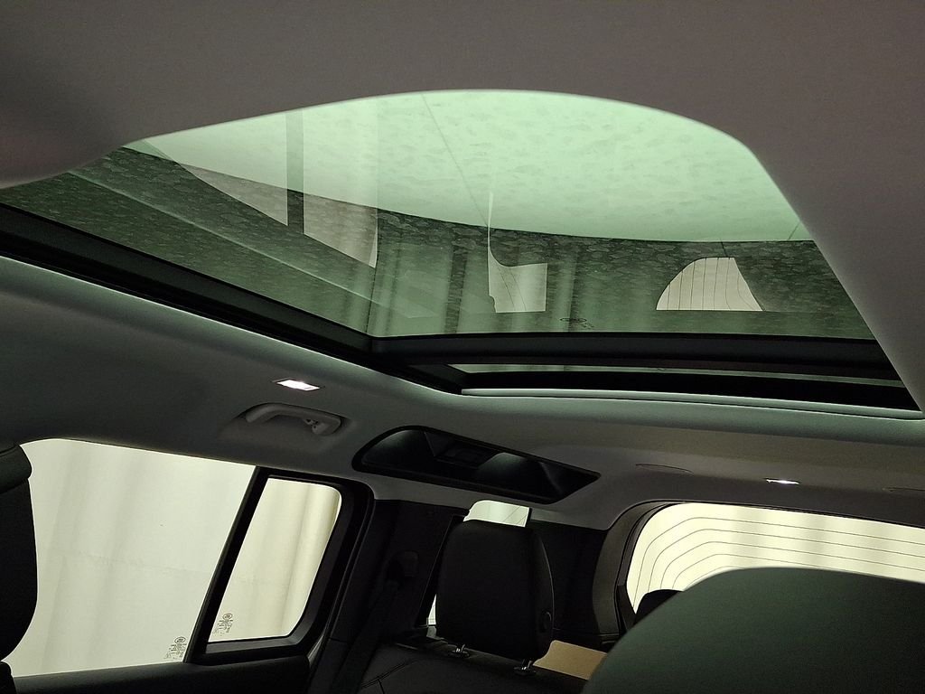 New 2026 Borasco Grey LAND ROVER X-Dynamic SE image 10