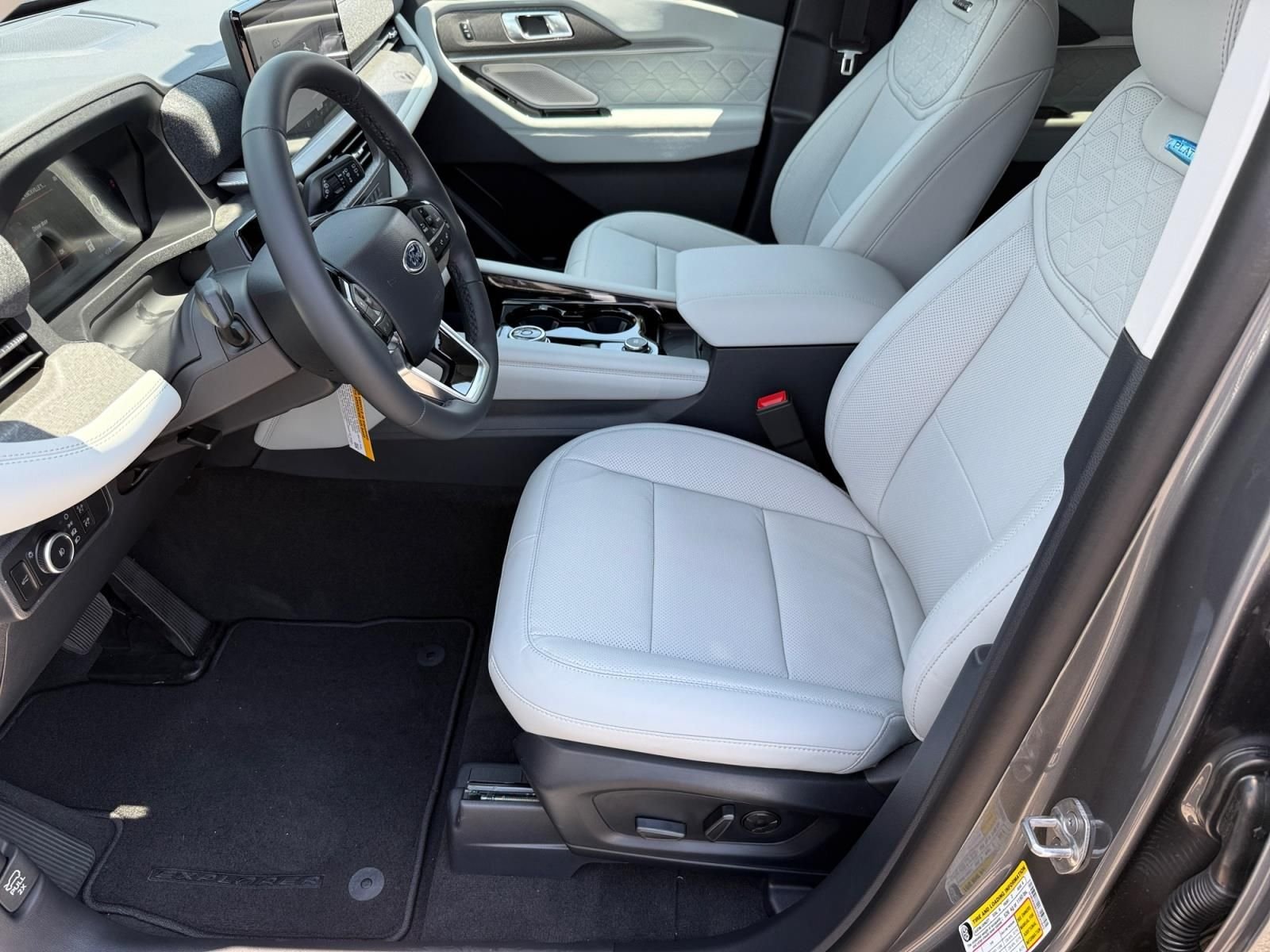 New 2026 Carbonized Gray Metallic Ford Platinum™ image 10