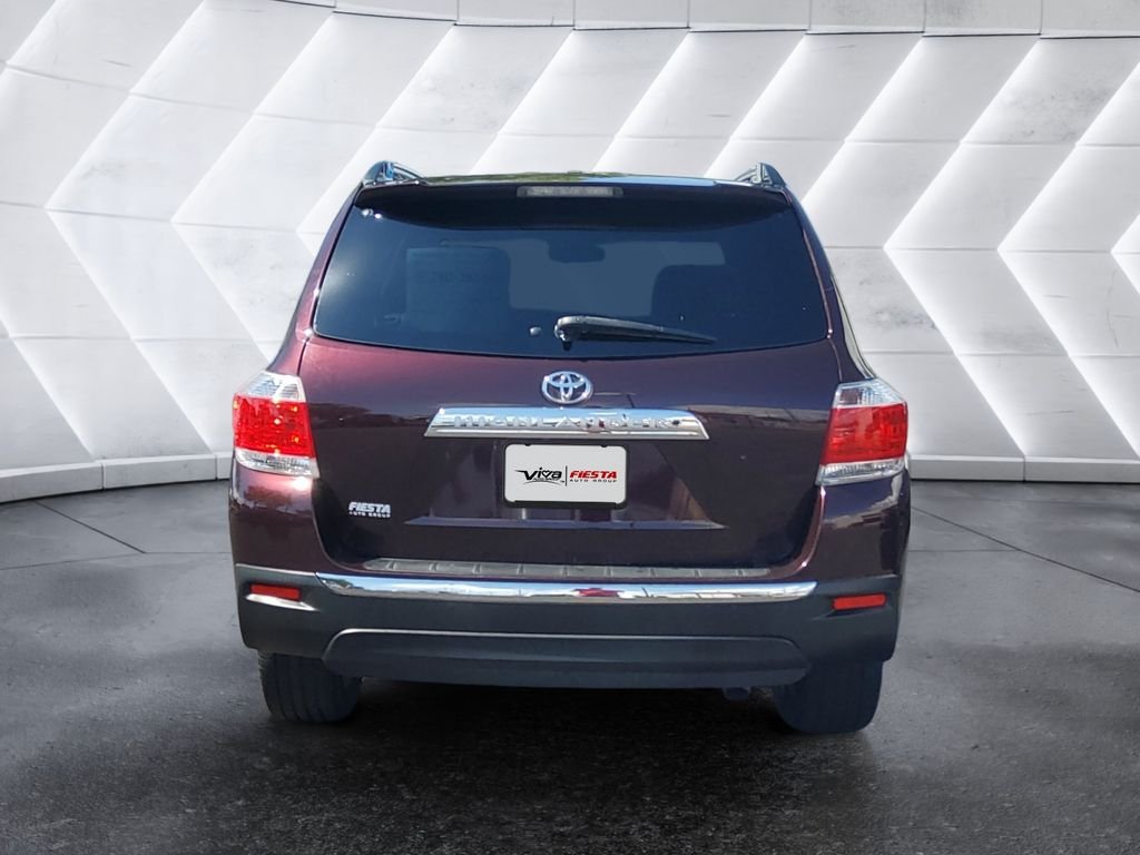 Used 2012 Red Toyota Limited image 5