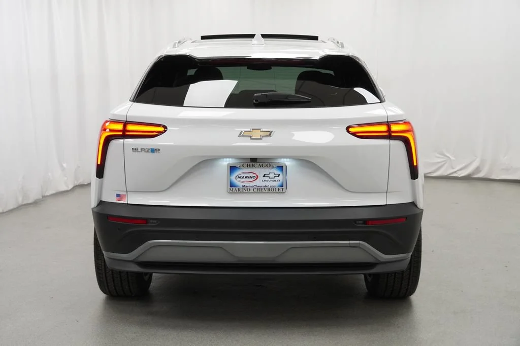 New 2026 Summit White Chevrolet LT image 34
