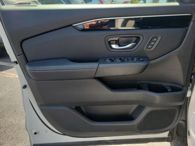 Used 2025 White Honda Touring image 18