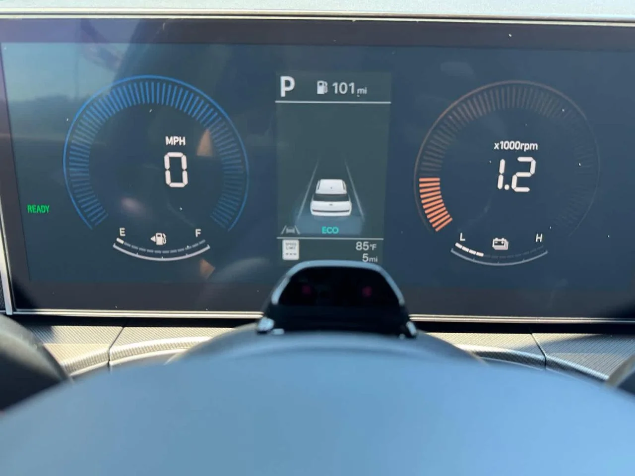 New 2026 Silver Hyundai SEL image 5