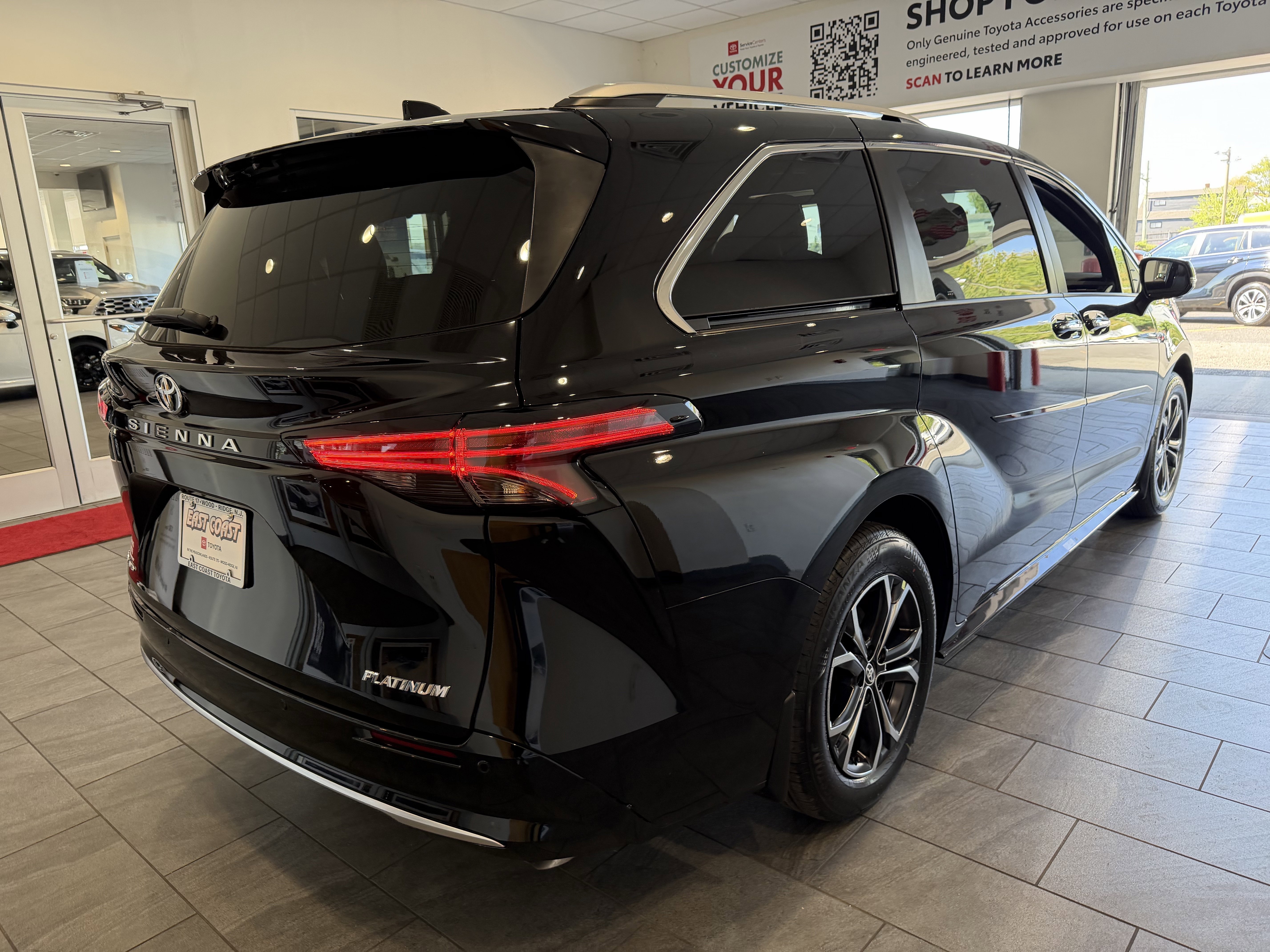 2026 Toyota Sienna Platinum - Photo 77