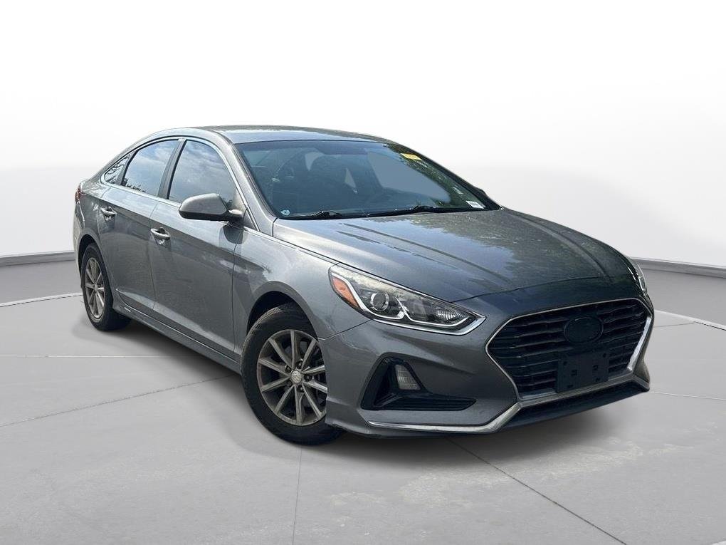 Used 2018 Machine Gray Hyundai SE image 4