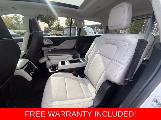 Used 2025 White Lincoln Reserve image 26